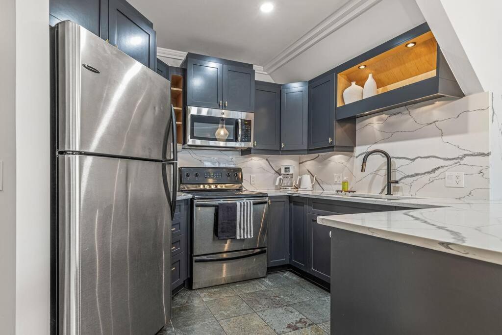 Mountain Vista Escape Downtown Holiday home *